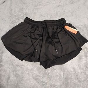 •NWT• Daybreak Black Flowy Athletic Shorts with Elastic Waistband